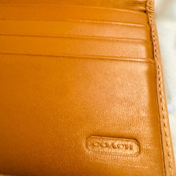 Coach Butter Yellow Wallet EUC - Picture 3 of 6